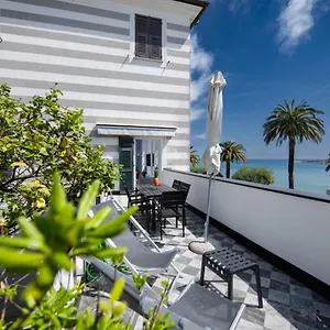 Casa Garibalda - Seafronf , Rapallo Italia