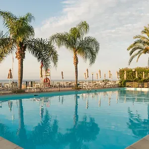 Elegante Con Piscina - Wifi E Box Privato , Sanremo Italia