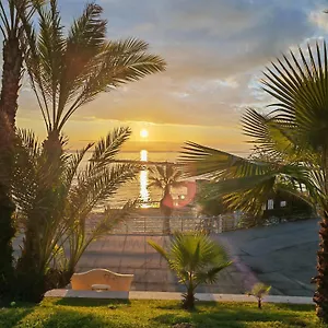 Con Giardino A Pochi Minuti Dal Mare - Essenze Di Mare , Sanremo Italia